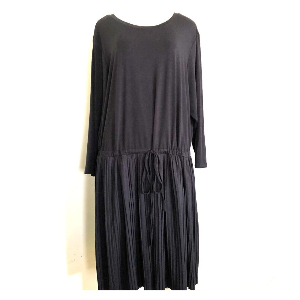Black Long Sleeve Pleated Waist Tie Dress